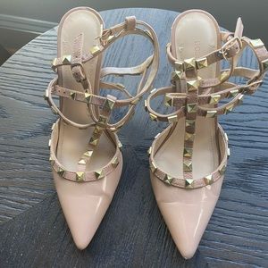 Rockstud pumps